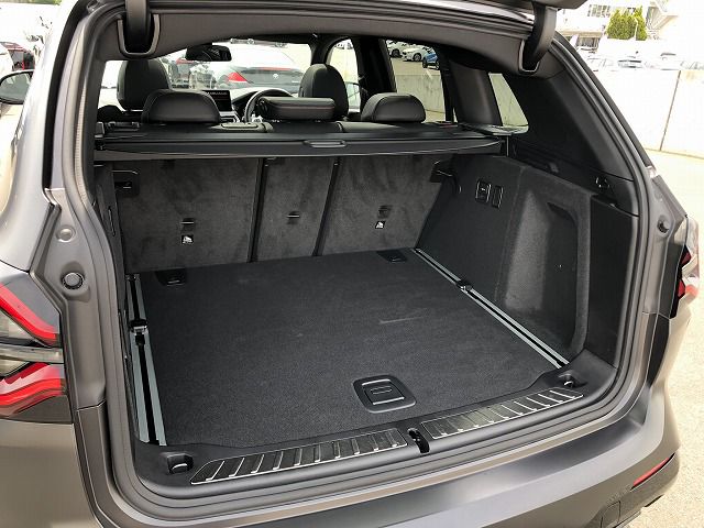G01 X3 M40d RHD LCI