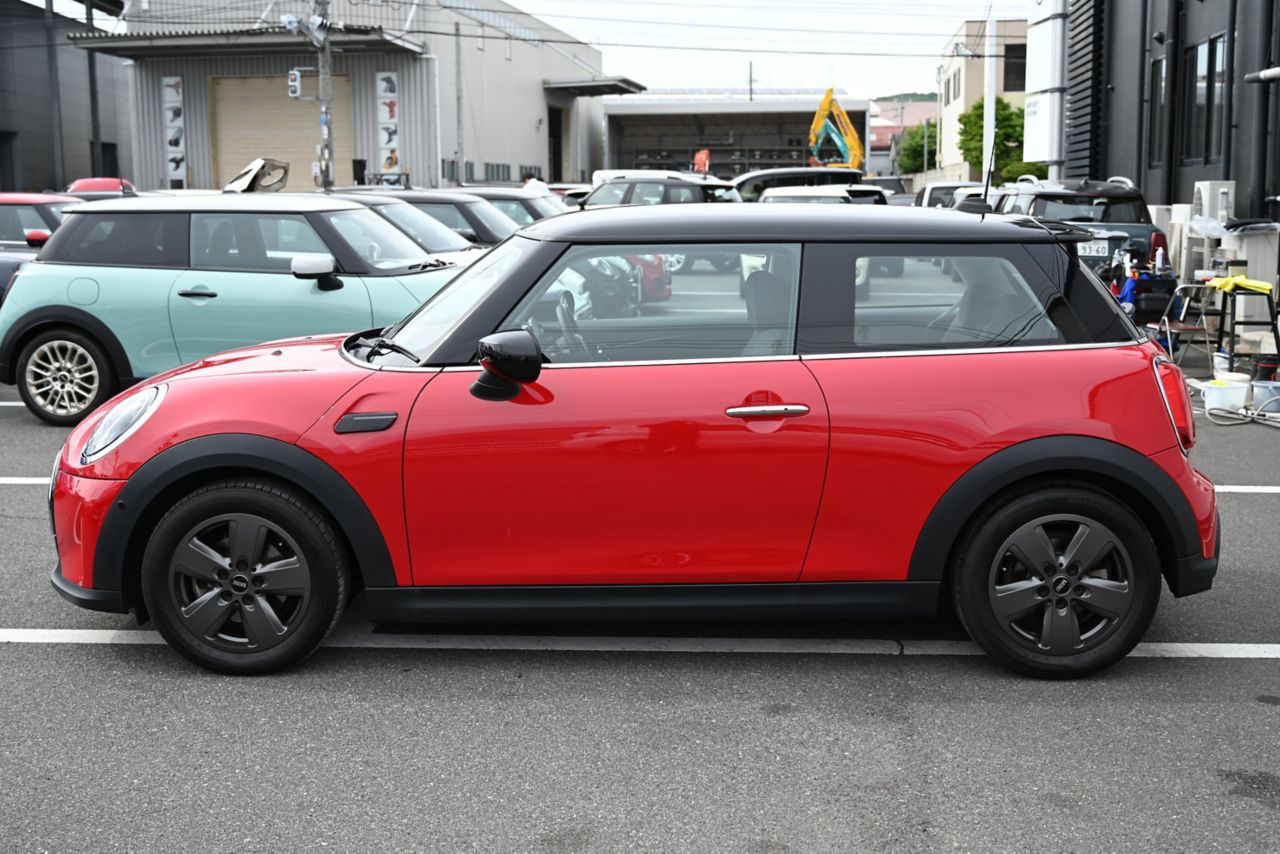 MINI Cooper F56 RHD
