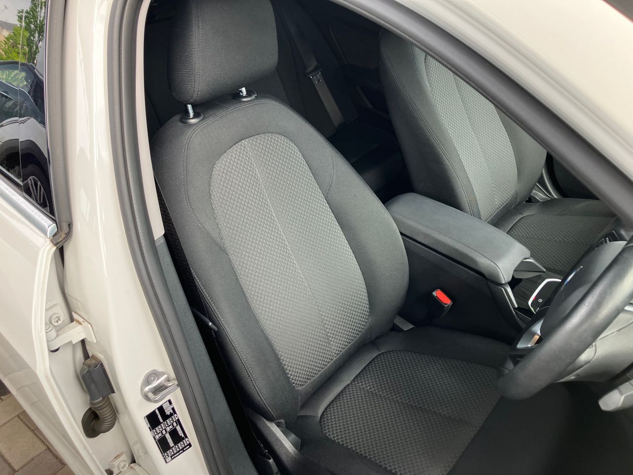 F40 118d Sports Hatch 5-door B47 2.0d