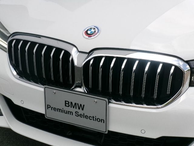 520d xDrive Sedan RHD