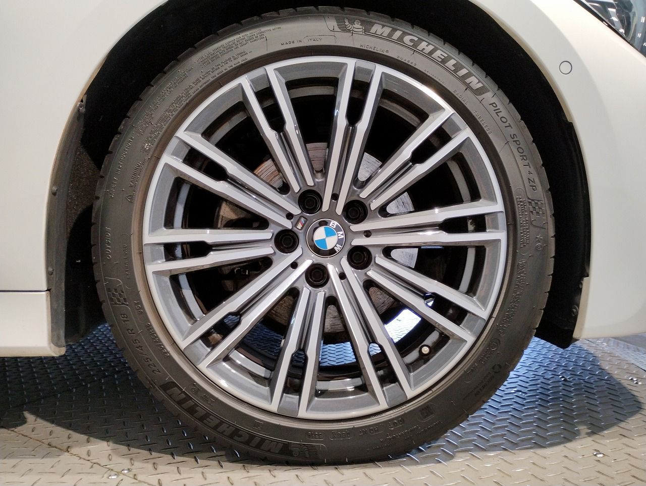 G20 320d xDrive RHD Saloon