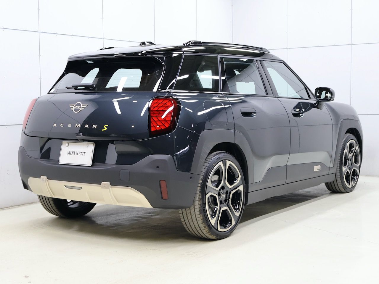 J05 MINI Aceman SE
