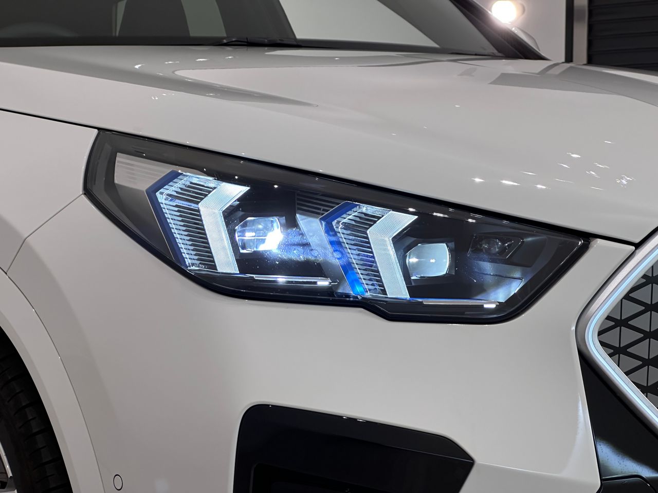 iX2 xDrive30 MSP
