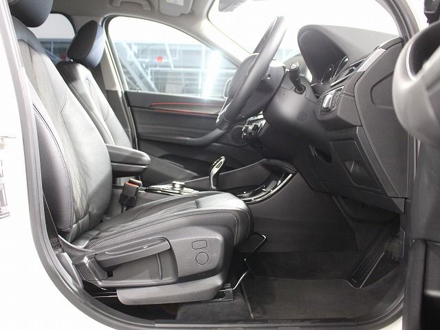 X1 sDrive18i RHD