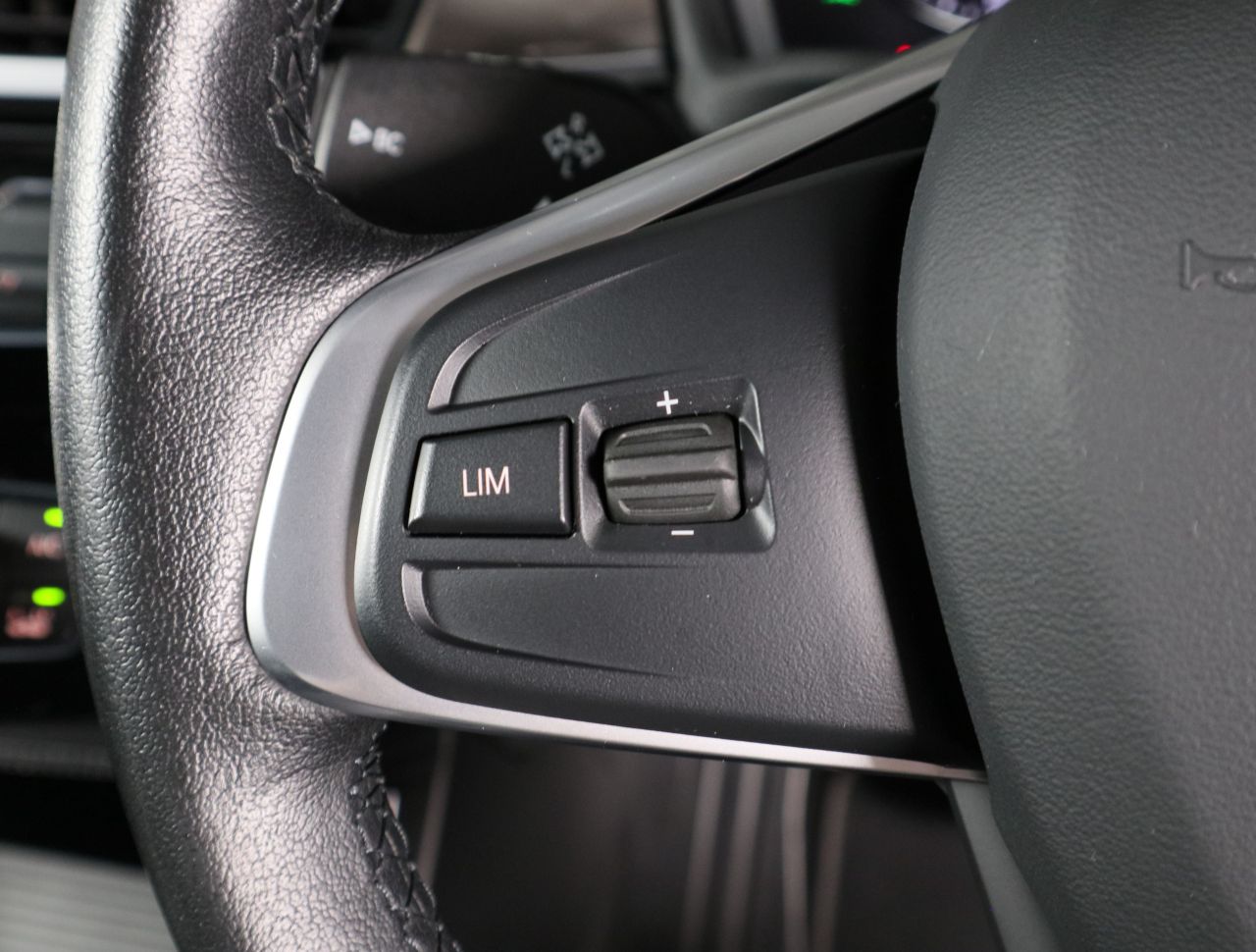 X1 sDrive18i RHD