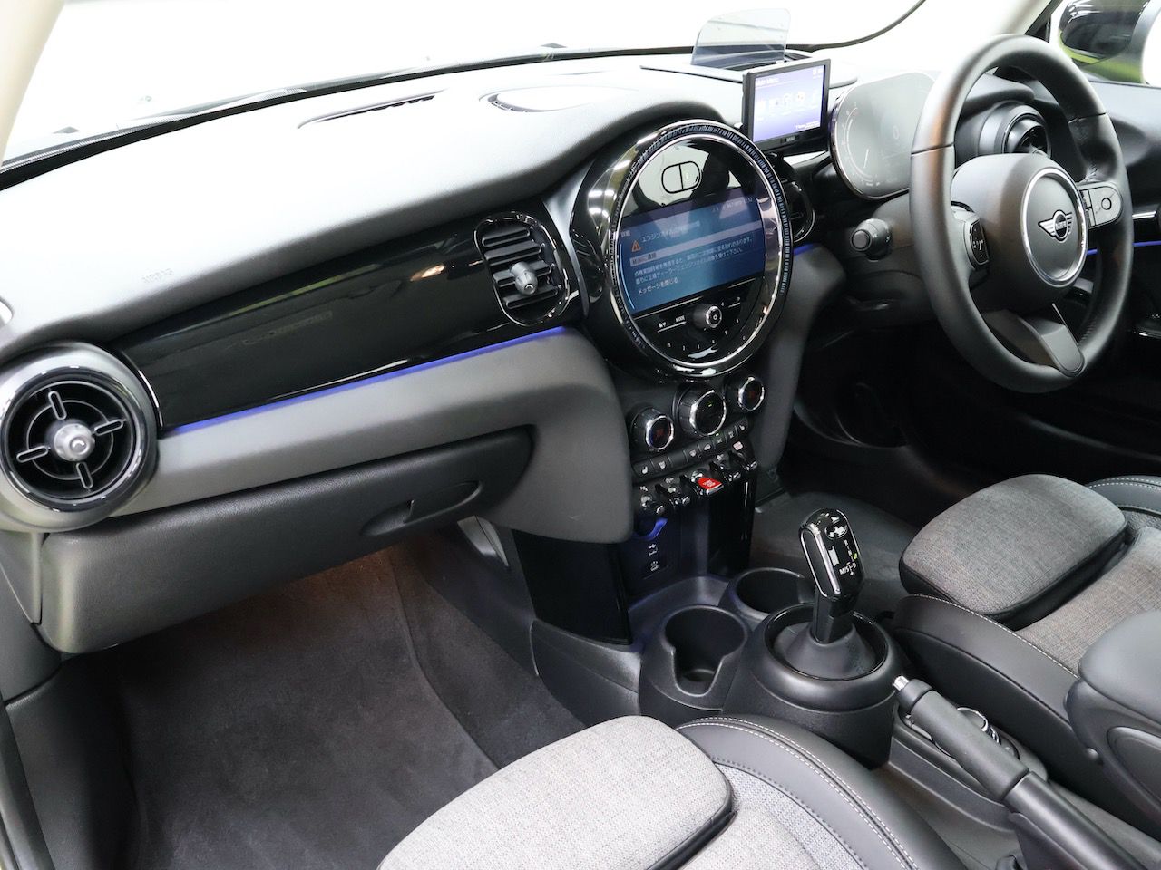 MINI Cooper F56 RHD