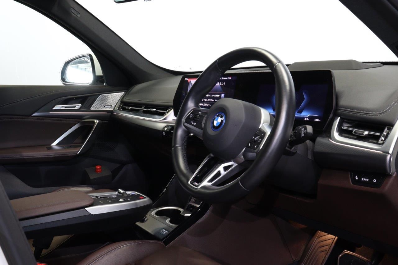 U11 iX1 xDrive30