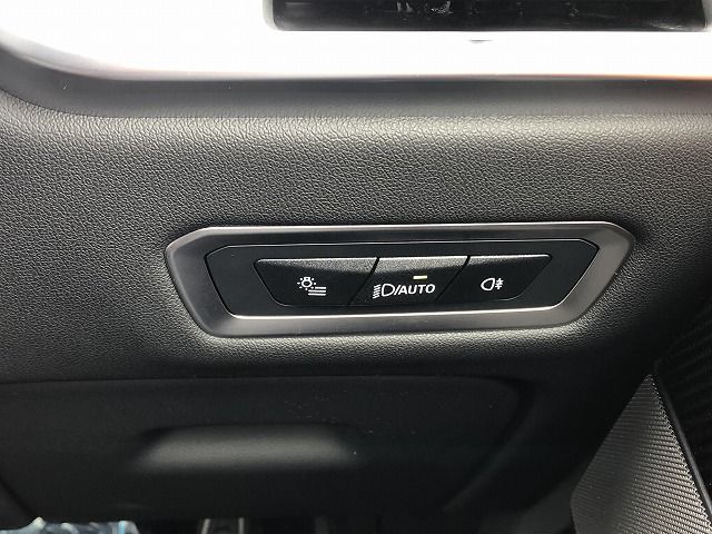 X7 xDrive40d RHD US