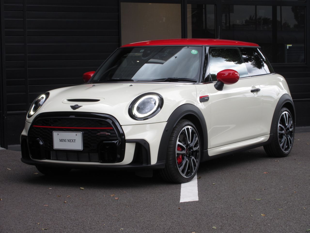 THE MINI JOHN COOPER WORKS.