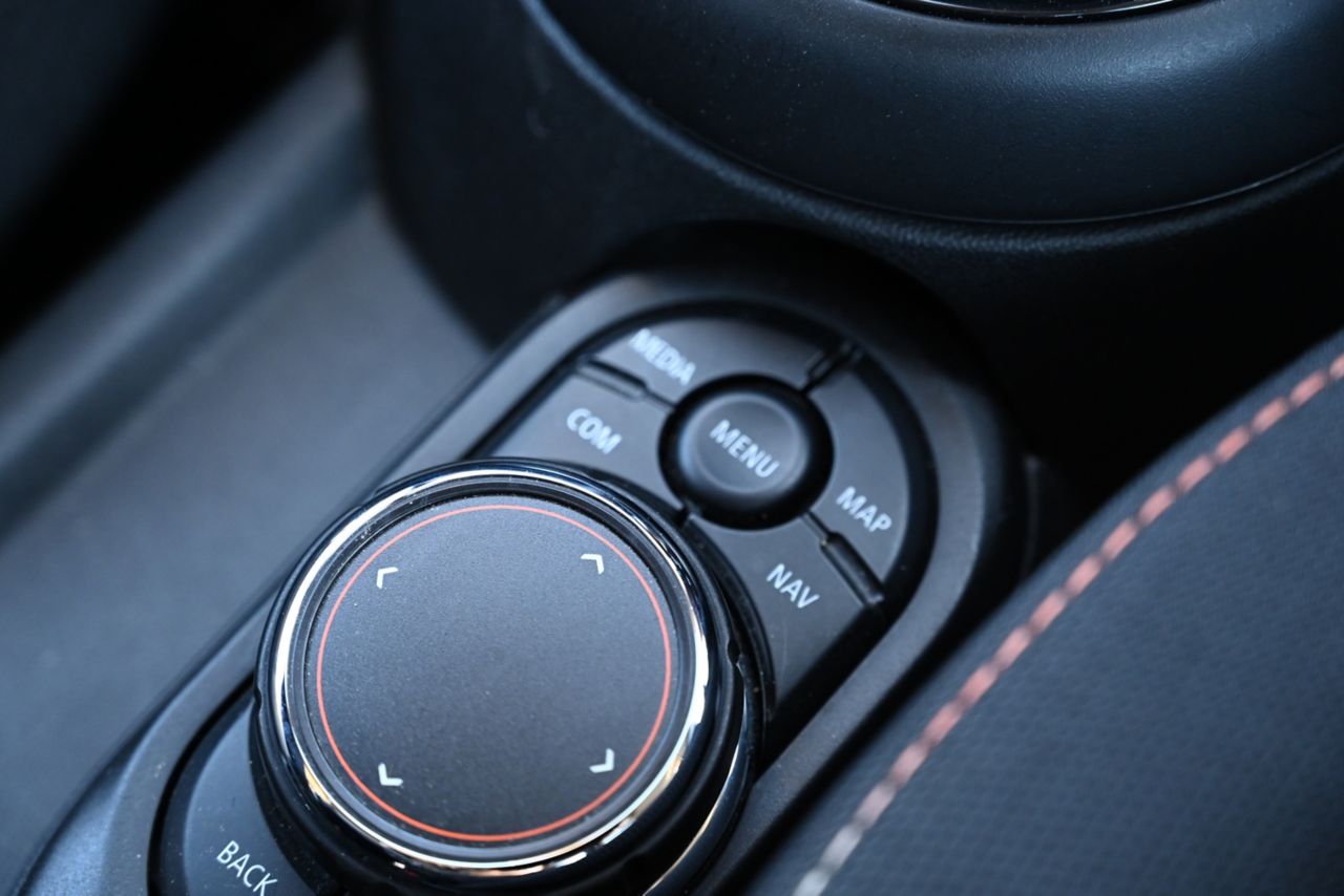 F55 COOPER D (AT)