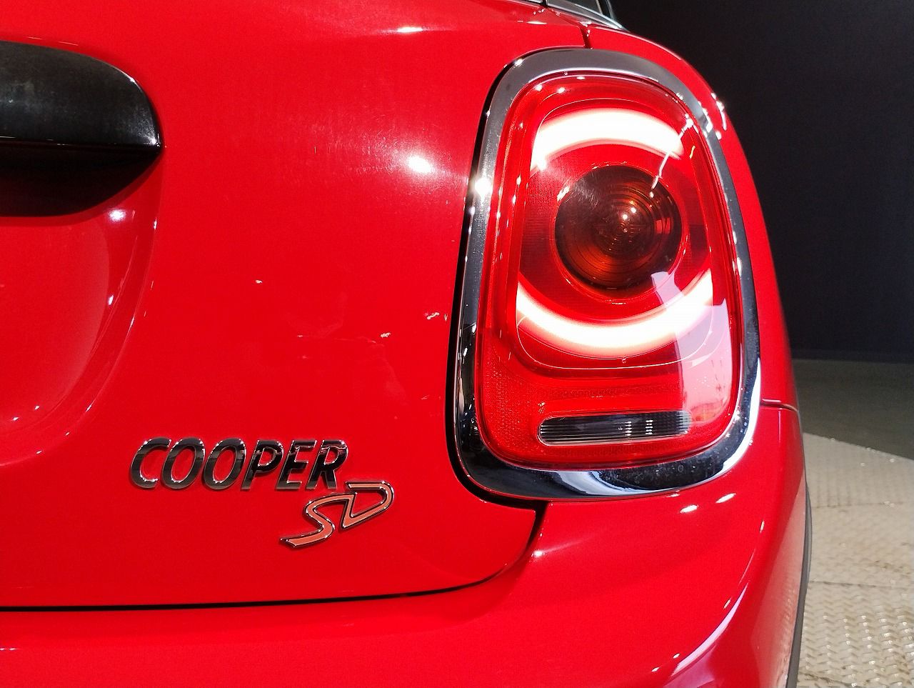 F55 COOPER S D(AT)