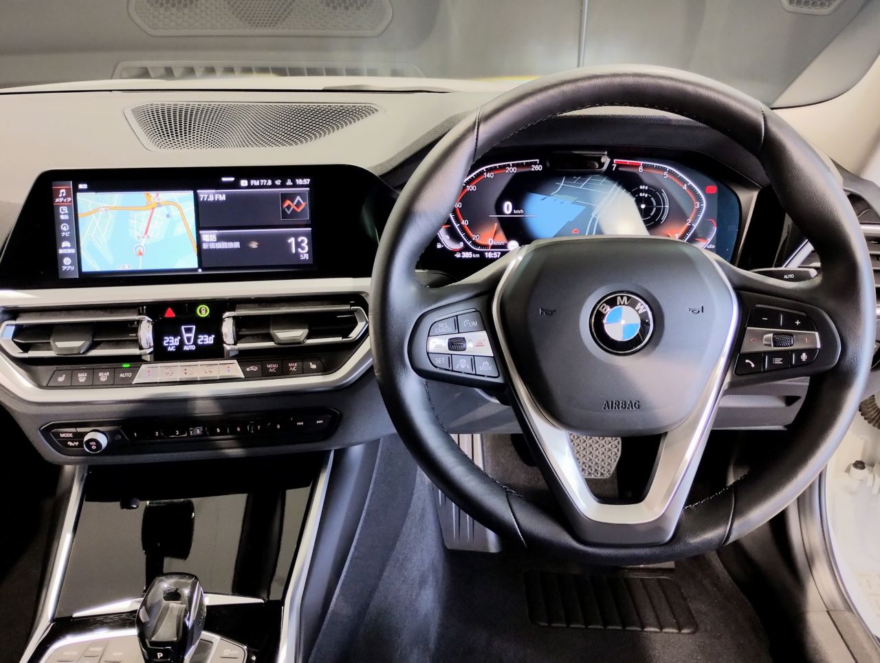 320i Sedan RHD