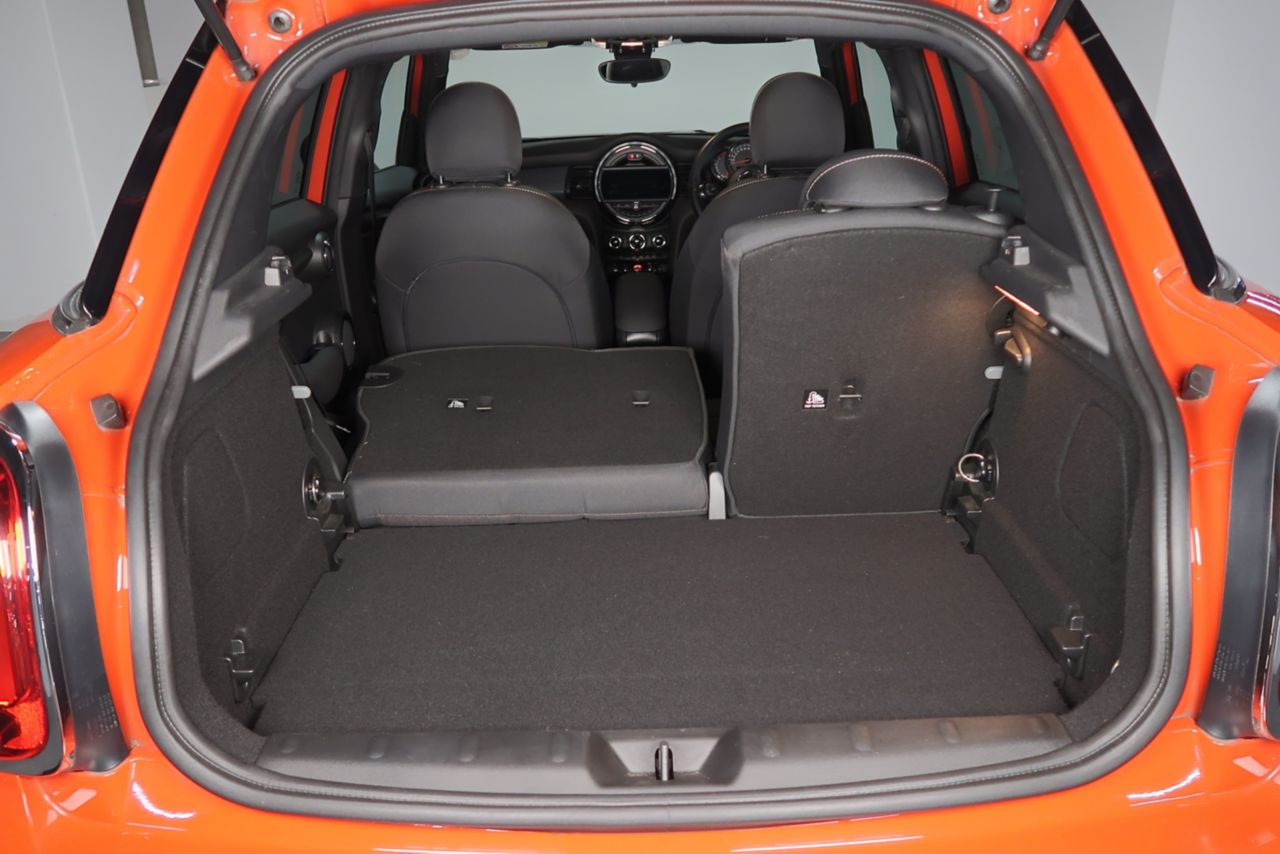 F55 MINI Cooper 5-Door Hatch LCI