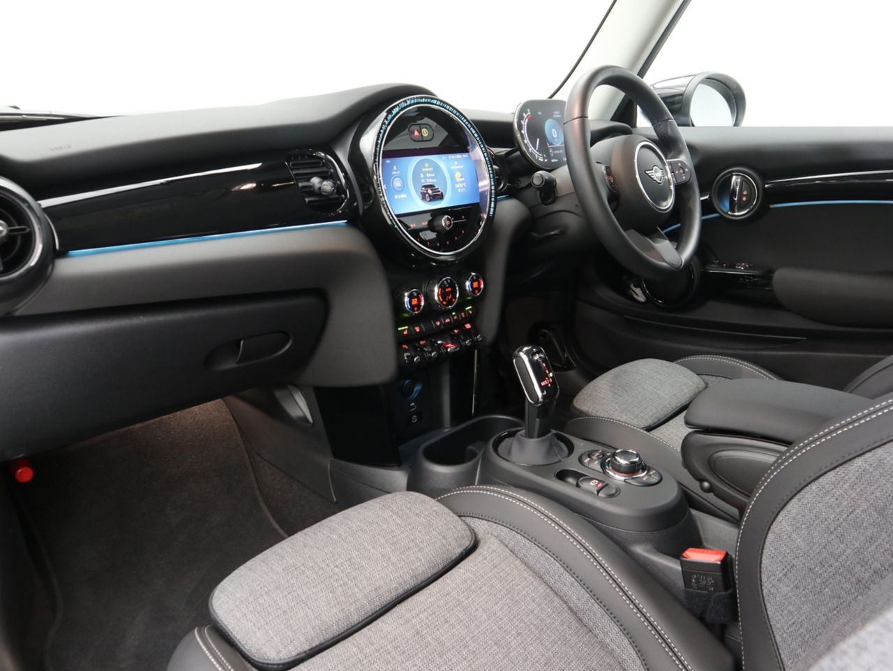 MINI Cooper F56 RHD