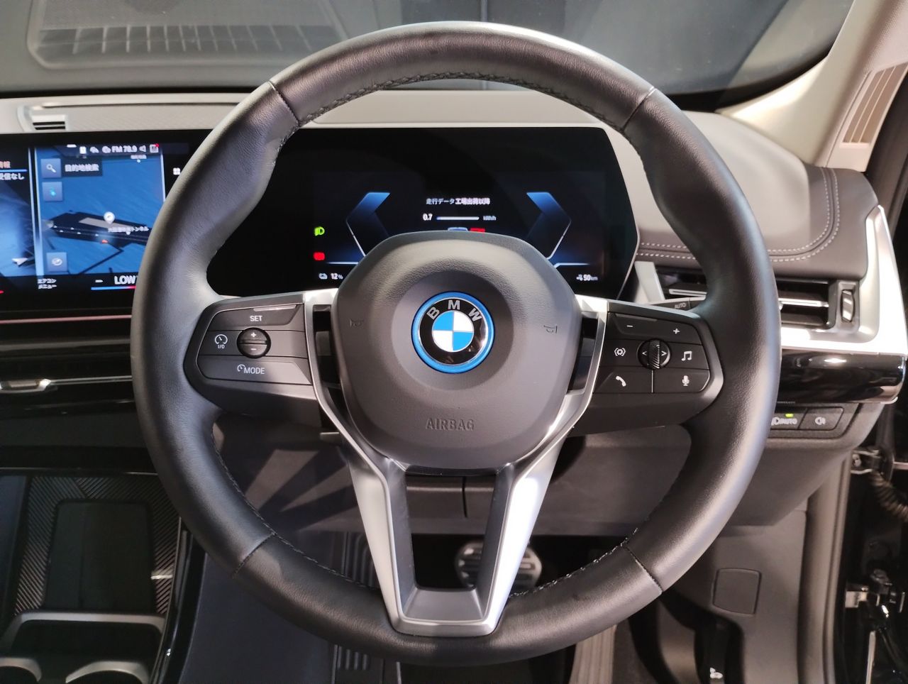 U11 iX1 xDrive30