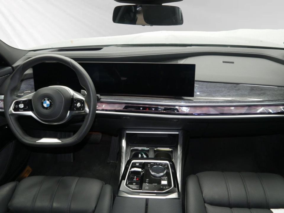 BMW 740