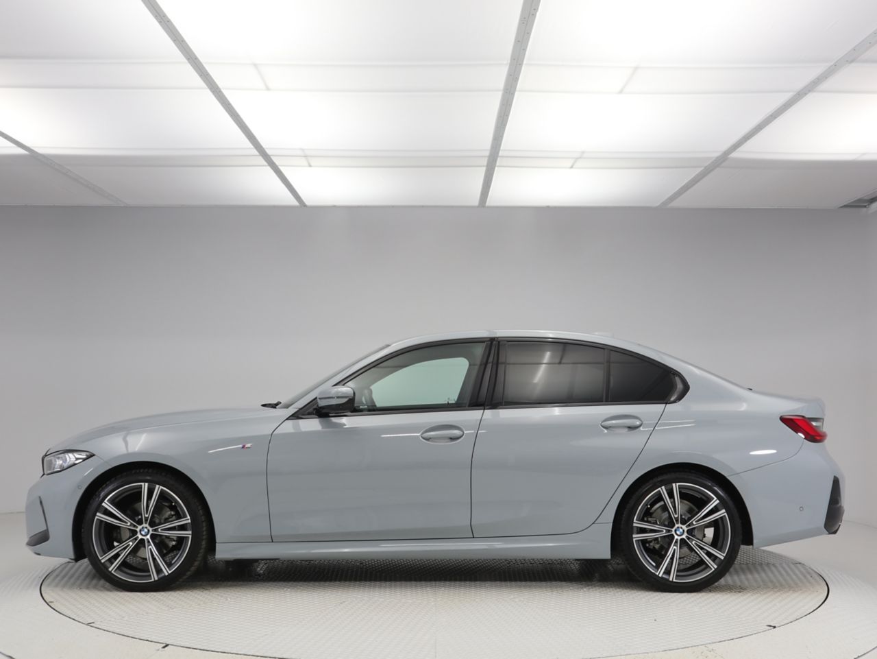 320d xDrive Berline RHD