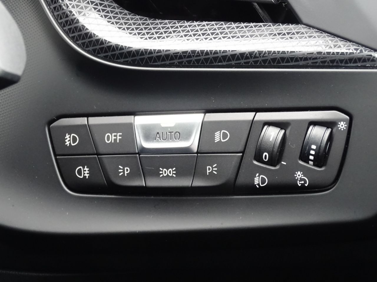 F40 118d Sports Hatch 5-door B47 2.0d