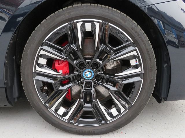 BMW i5 M60 xDrive Sedan RHD