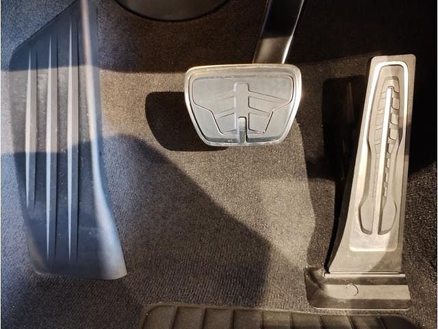 G20 320d xDrive RHD Saloon