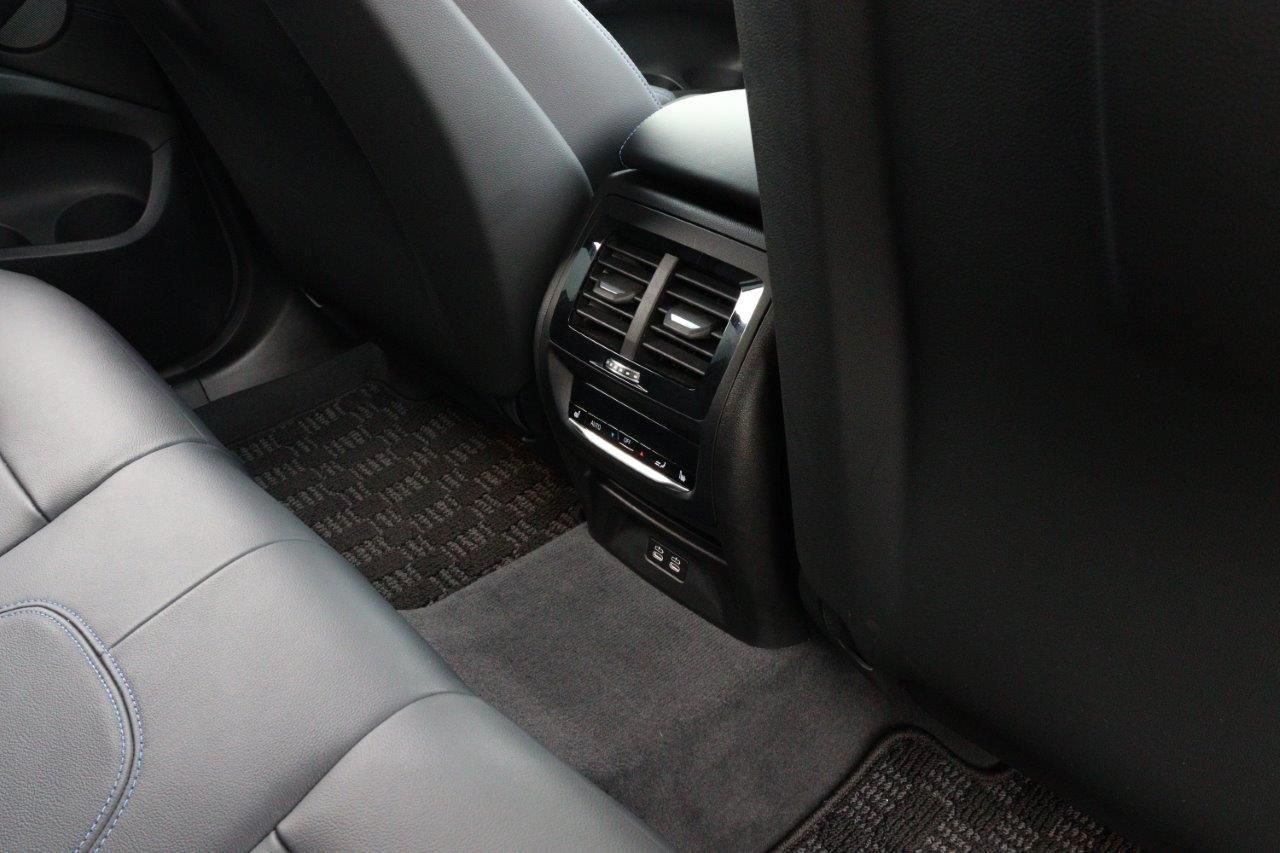G01 X3 M40d RHD LCI ZA