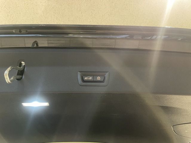 G01 X3 M40d RHD LCI