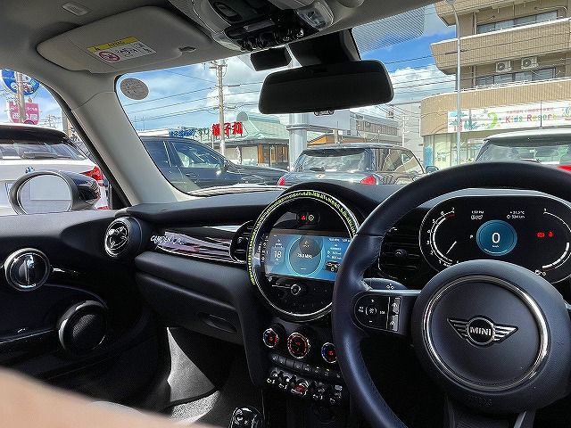 MINI Cooper F56 RHD