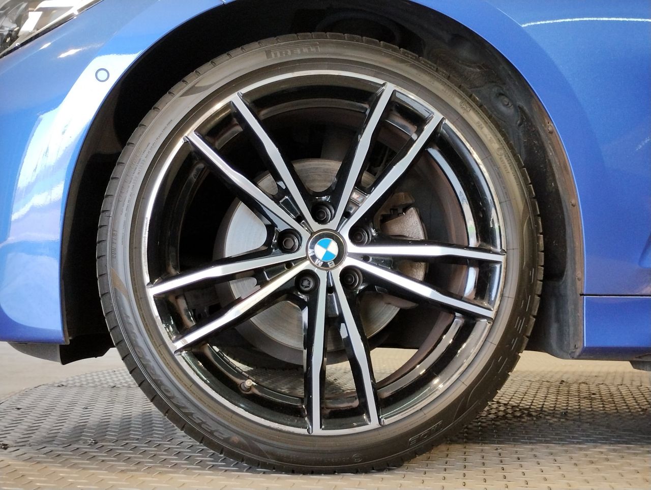 G21 320i RHD