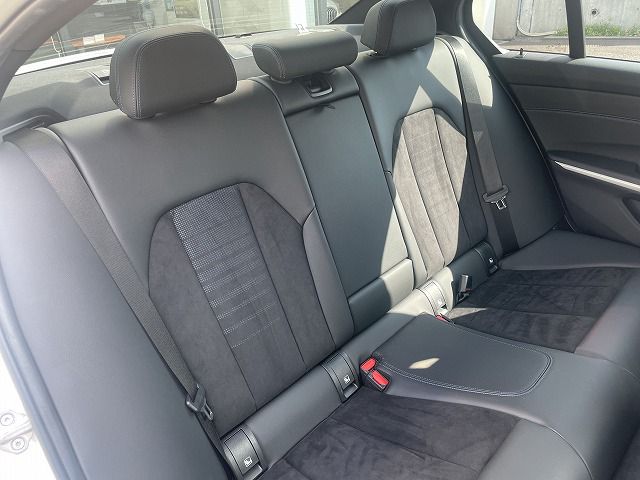 G20 320i Saloon RHD TU