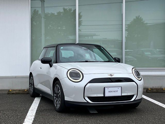 J01 MINI Cooper E