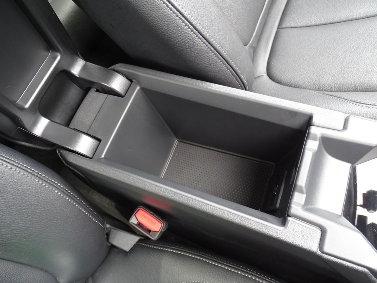 F40 118d Sports Hatch 5-door B47 2.0d