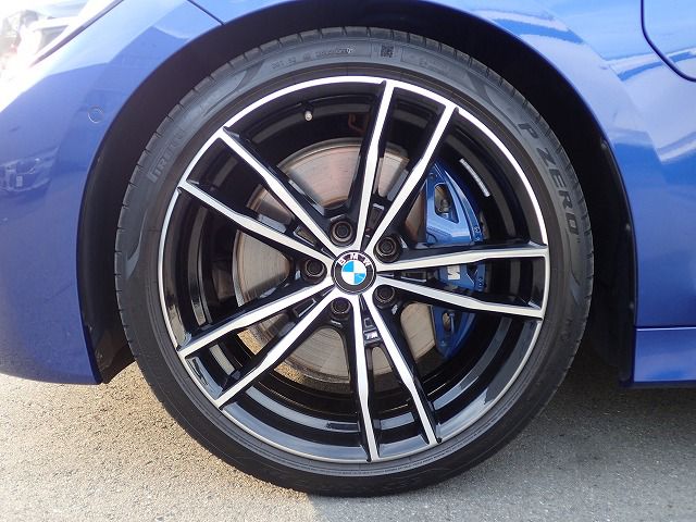 G20 330e Saloon RHD