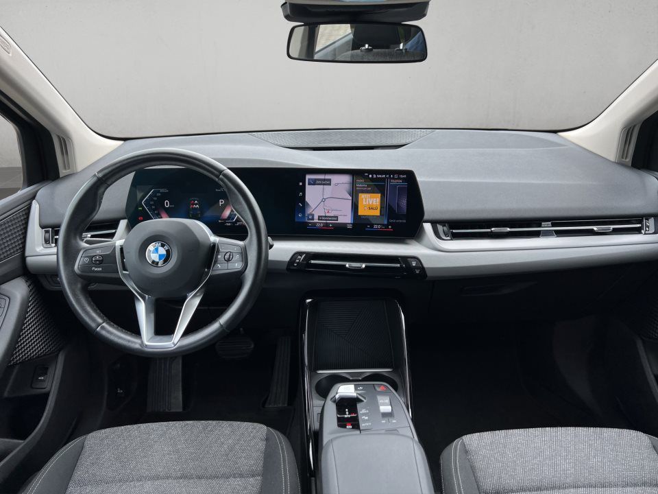 BMW 218