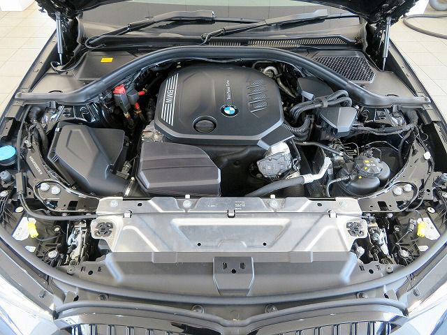 320d xDrive Berline RHD