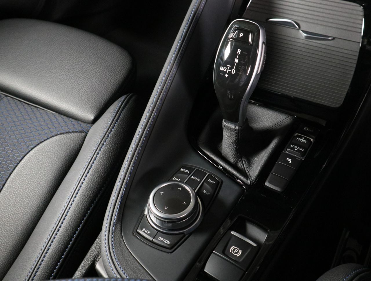X1 sDrive18i RHD