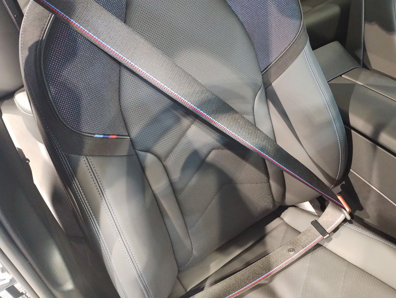 BMW i5 eDrive40 M Sport RHD