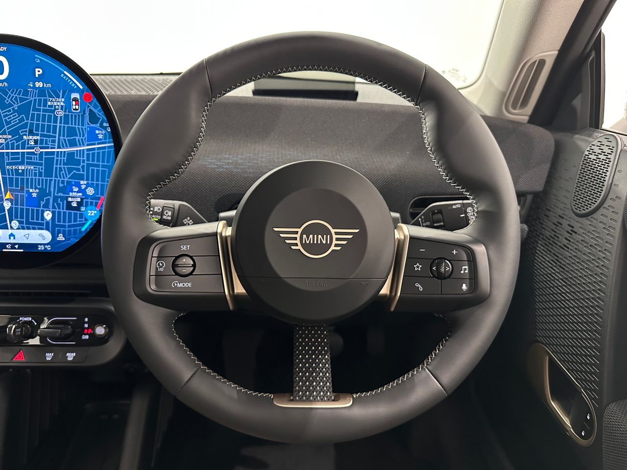 J01 MINI Cooper E