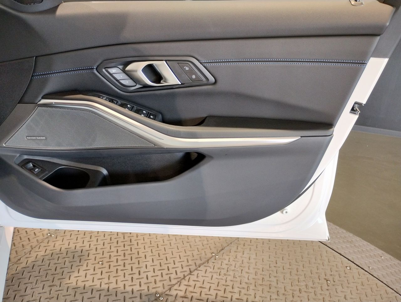 320d xDrive Berline RHD