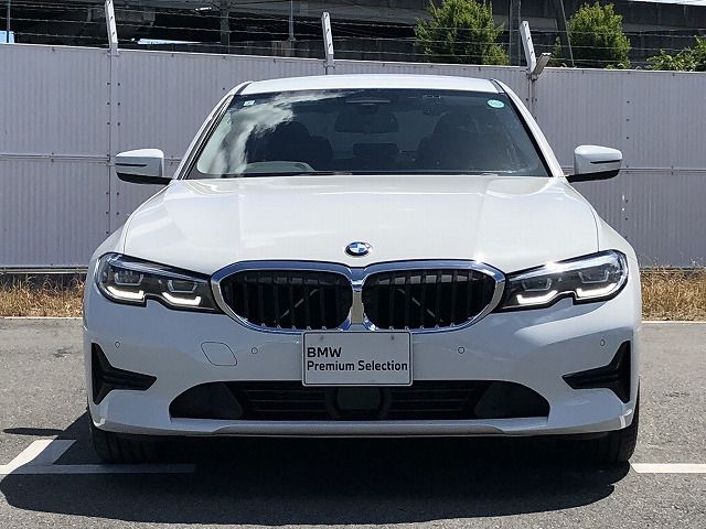 G20 320d xDrive RHD Saloon