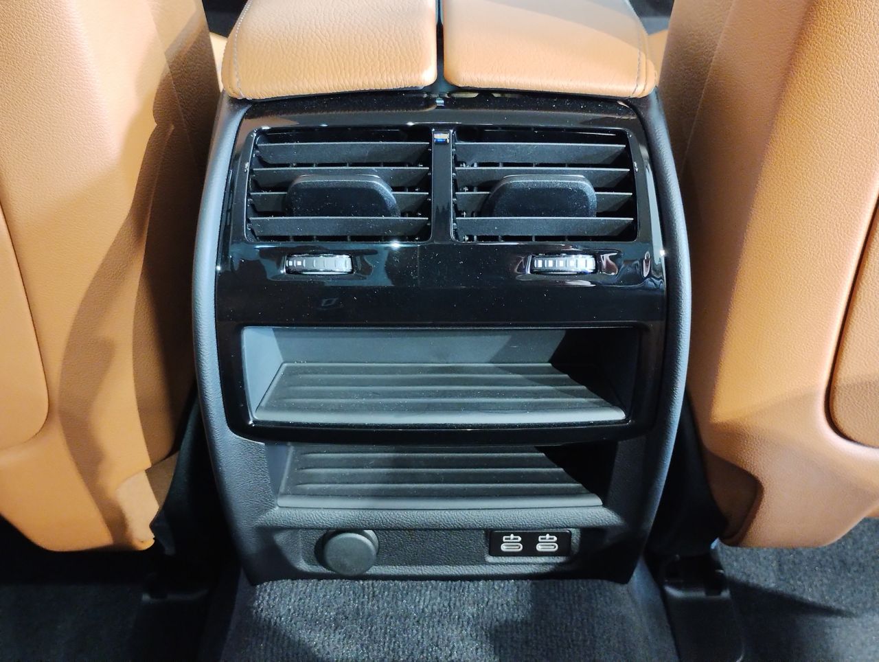 520d xDrive Sedan RHD