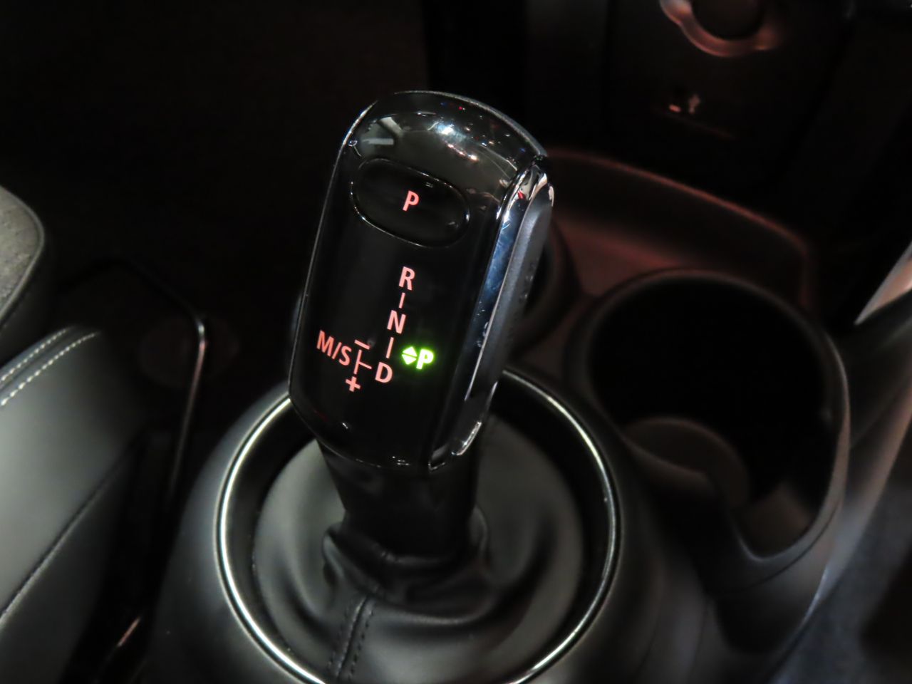 MINI Cooper F56 RHD