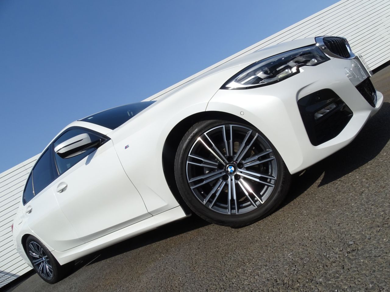 G20 320d xDrive RHD Saloon