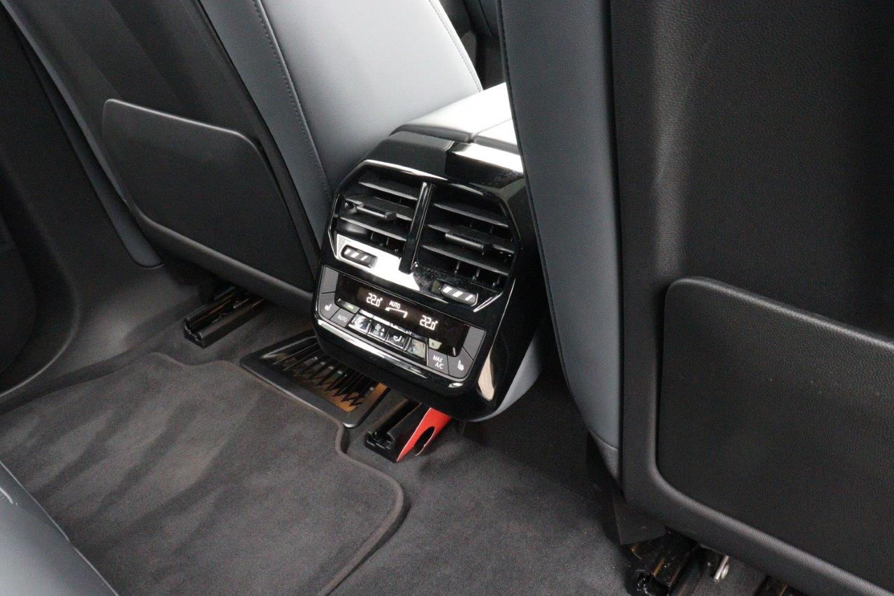 i20 iX xDrive50