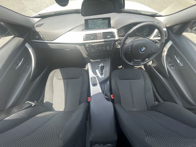 320D SEDAN RHD