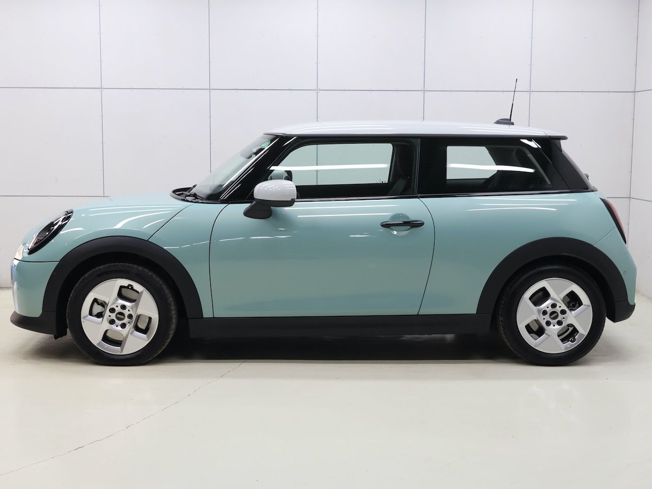 F66 MINI Cooper C 3Dr