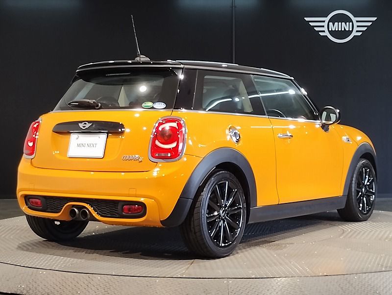 F56 MINI COOPER S