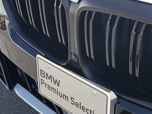 X5 M60i xDrive RHD