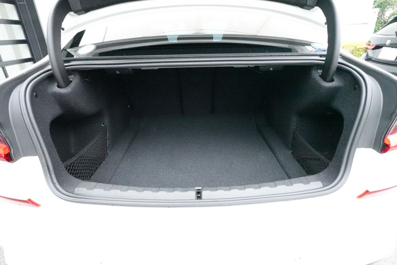 G20 320i Saloon RHD TU