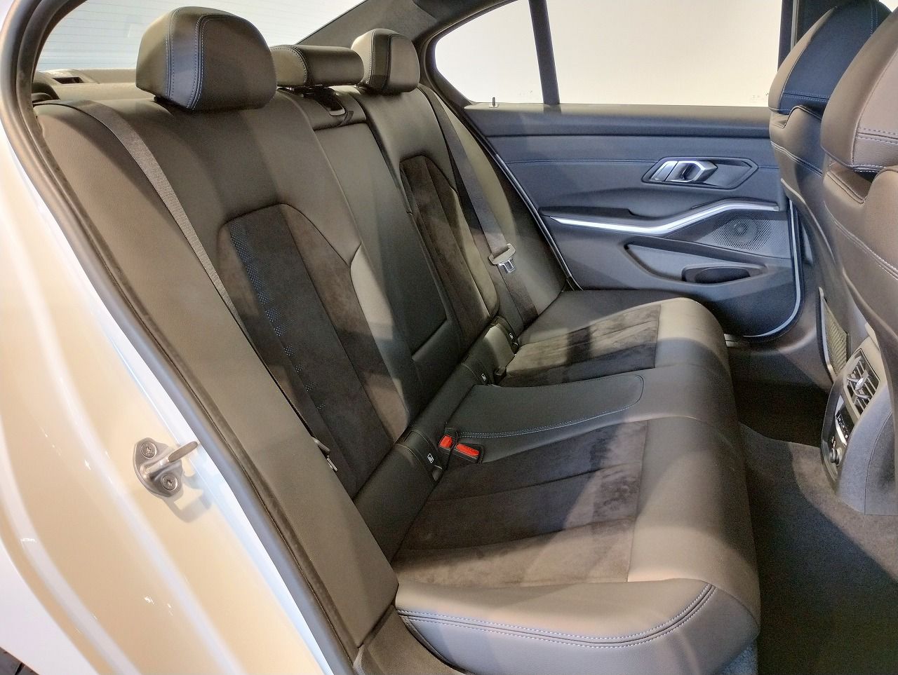 G20 320d xDrive RHD Saloon