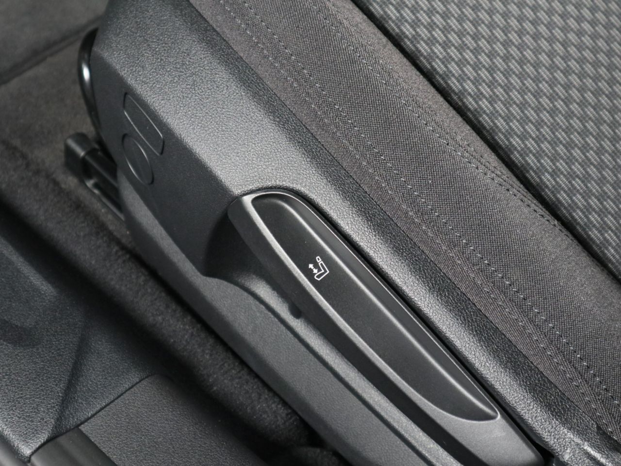 F40 118d Sports Hatch 5-door B47 2.0d